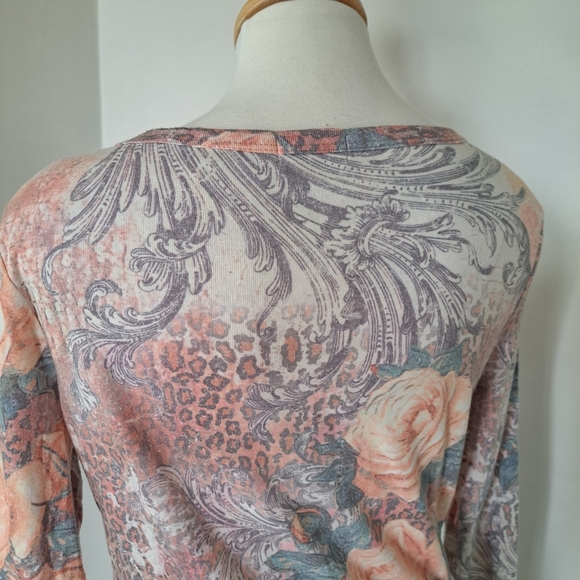 One world | Pink Rose colorful cropped sleeve shirt with rhinestones - Picture 6 of 12